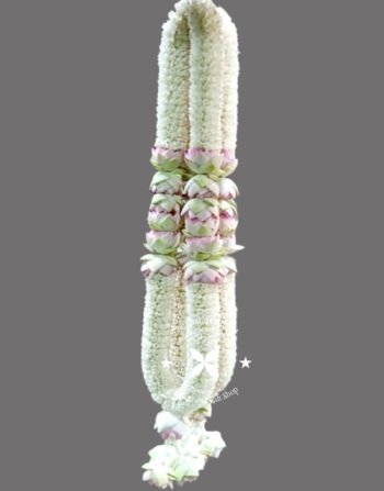 Popular Wedding Flower Garland Dealers in Chennai Top Wedding Flower Garland Dealers in Chennai Natural Flower Garland in Chennai, Tamil Nadu Wedding Garlands Price in Chennai Order Wedding Garland Online Wedding Garlands shop in Chennai Wedding & Reception Garland designs